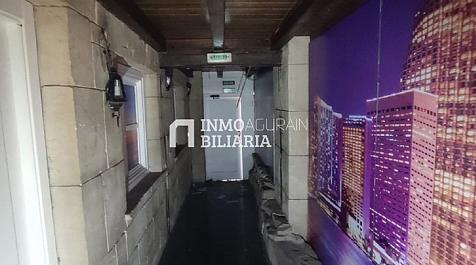 Venta / Alquiler de local comercial en Pamplona