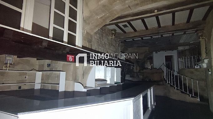 Venta / Alquiler de local comercial en Pamplona
