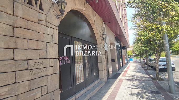 Venta / Alquiler de local comercial en Pamplona
