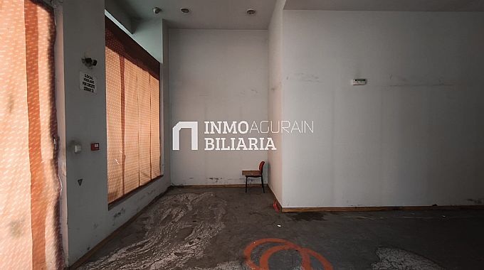 Venta / Alquiler de local comercial en Pamplona