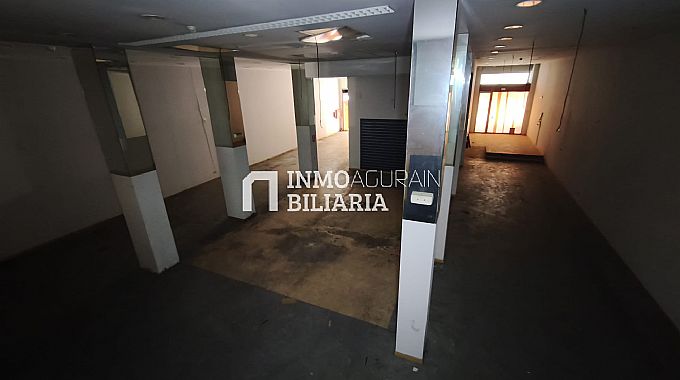 Venta / Alquiler de local comercial en Pamplona