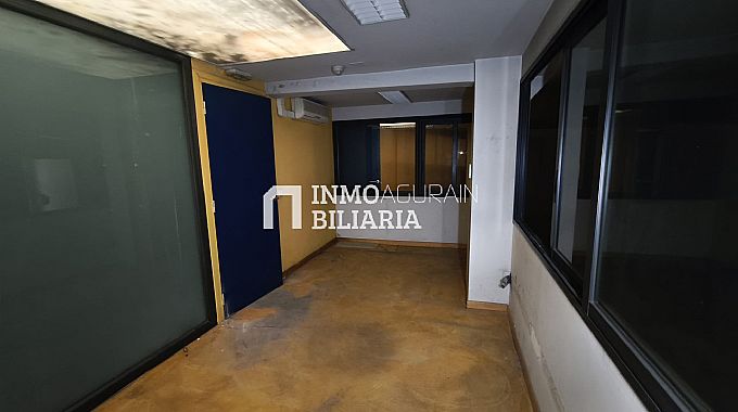 Venta / Alquiler de local comercial en Pamplona