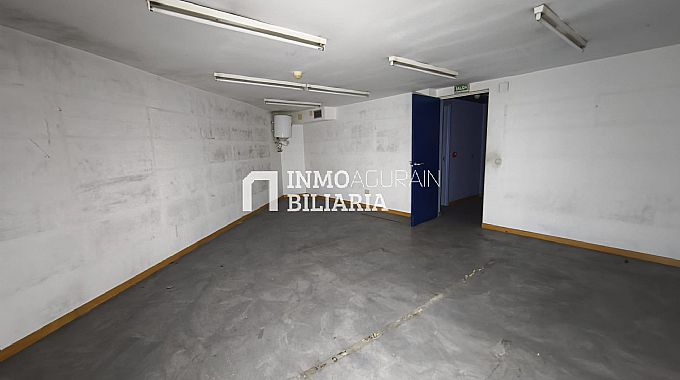 Venta / Alquiler de local comercial en Pamplona