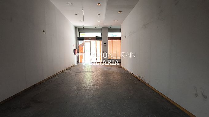Venta / Alquiler de local comercial en Pamplona