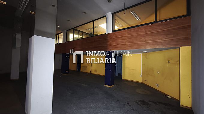 Venta / Alquiler de local comercial en Pamplona