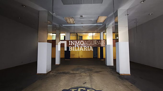 Venta / Alquiler de local comercial en Pamplona