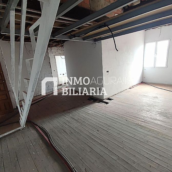 APARTAMENTO EN CALLE CORRERIA - 2