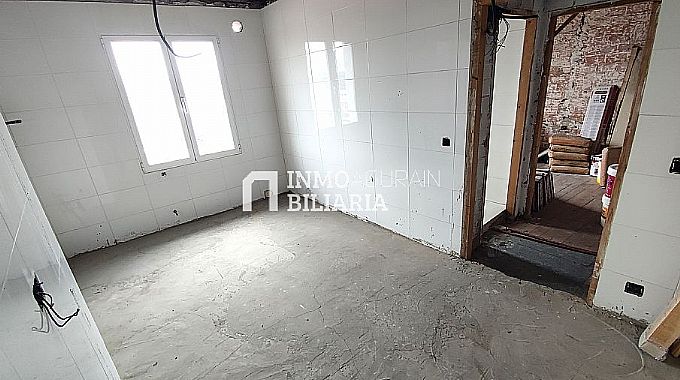 APARTAMENTO EN CALLE CORRERIA