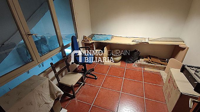 Venta de bajera / lonja en Vitoria-Gasteiz