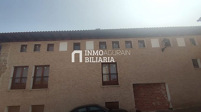 VENTA DE 7 CASAS ADOSADAS + LOCAL EN CONSTRUCCION