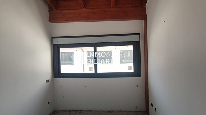 VENTA DE 7 CASAS ADOSADAS + LOCAL EN CONSTRUCCION