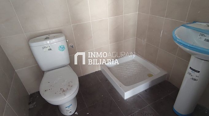 VENTA DE 7 CASAS ADOSADAS + LOCAL EN CONSTRUCCION