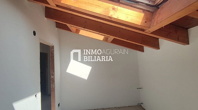 VENTA DE 7 CASAS ADOSADAS + LOCAL EN CONSTRUCCION