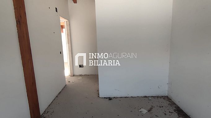 VENTA DE 7 CASAS ADOSADAS + LOCAL EN CONSTRUCCION