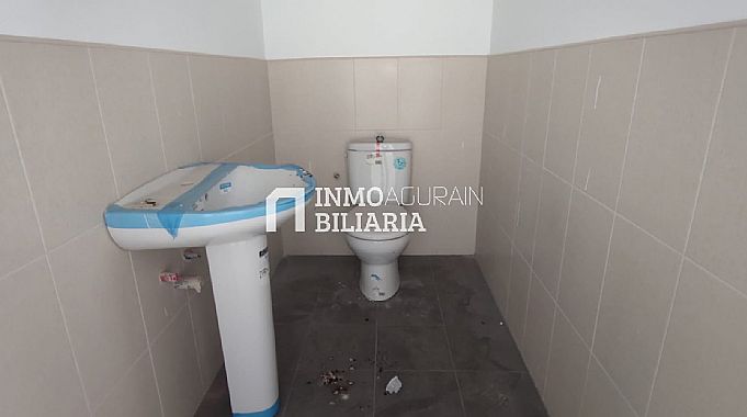 VENTA DE 7 CASAS ADOSADAS + LOCAL EN CONSTRUCCION