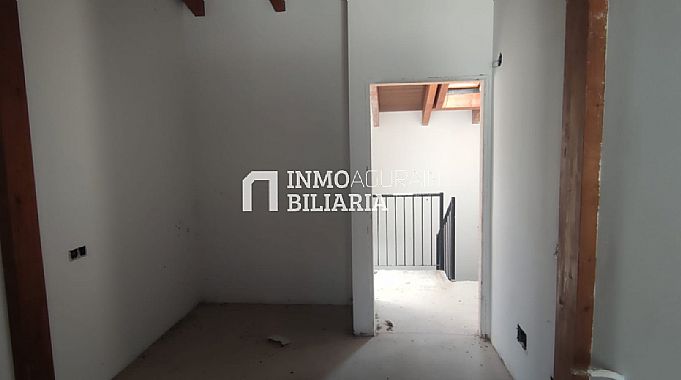 VENTA DE 7 CASAS ADOSADAS + LOCAL EN CONSTRUCCION