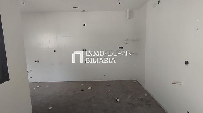 VENTA DE 7 CASAS ADOSADAS + LOCAL EN CONSTRUCCION