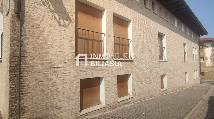 VENTA DE 7 CASAS ADOSADAS + LOCAL EN CONSTRUCCION