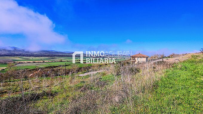 SOLAR DE USO RESIDENCIAL 