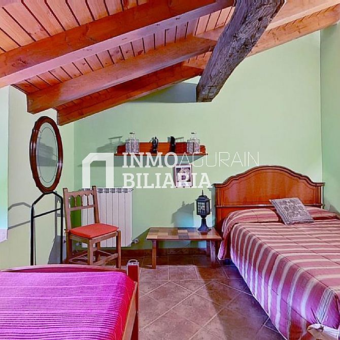CASA UNIFAMILIAR CON TERRENO Y ASCENSOR EN IZURDIAGA - 2