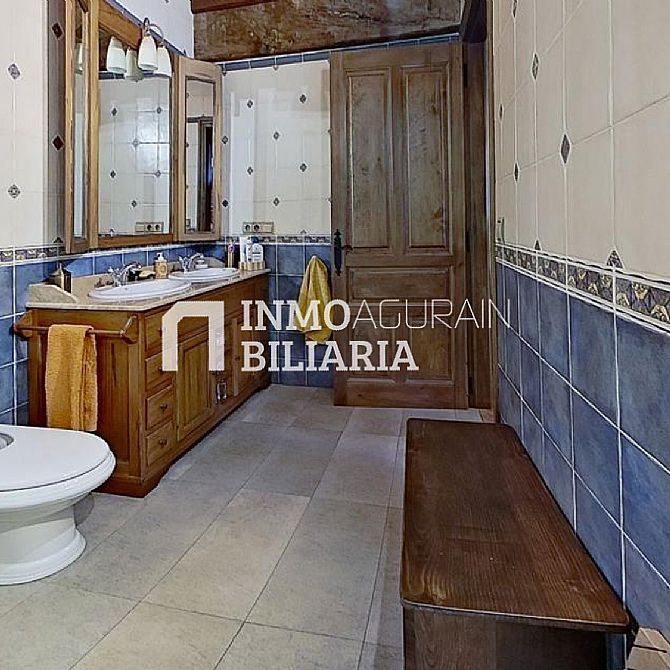CASA UNIFAMILIAR CON TERRENO Y ASCENSOR EN IZURDIAGA - 6