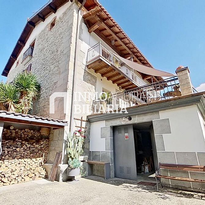 CASA UNIFAMILIAR CON TERRENO Y ASCENSOR EN IZURDIAGA - 12