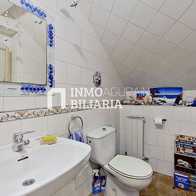 CASA UNIFAMILIAR CON TERRENO Y ASCENSOR EN IZURDIAGA - 30