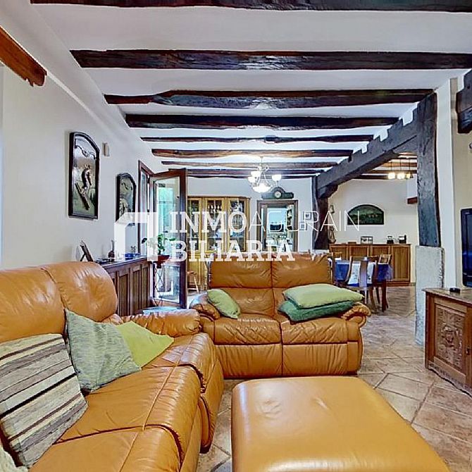 CASA UNIFAMILIAR CON TERRENO Y ASCENSOR EN IZURDIAGA - 36