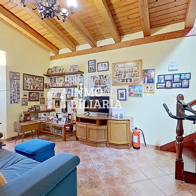 CASA UNIFAMILIAR CON TERRENO Y ASCENSOR EN IZURDIAGA - 40