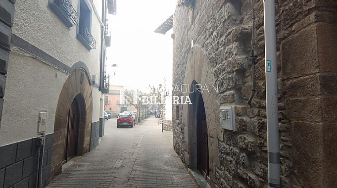 CASA EN LUMBIER