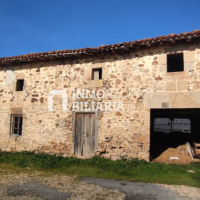 FINCA URBANA CON TERRENO EN NARBAIZA - 9
