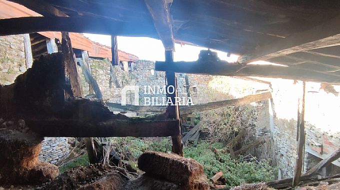 FINCA URBANA CON TERRENO EN NARBAIZA