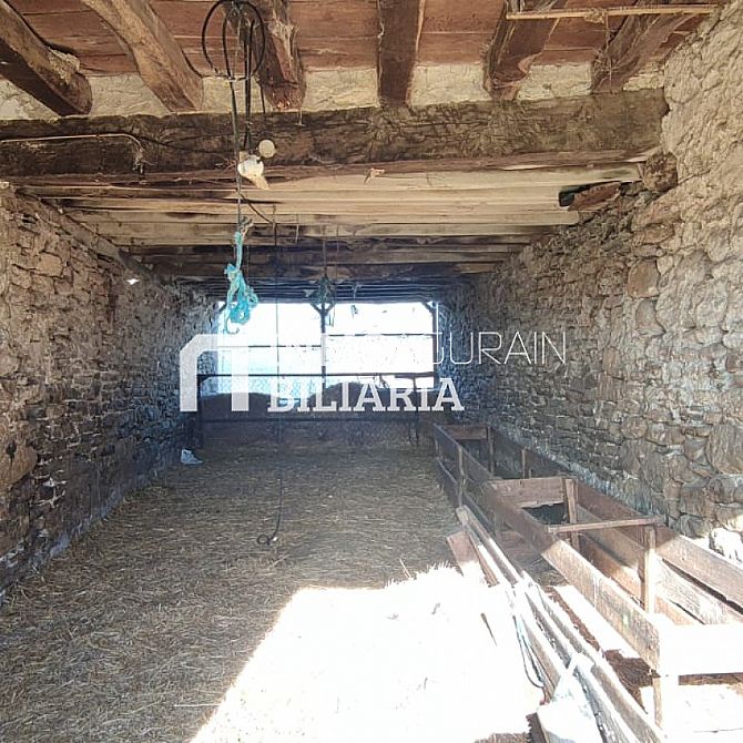 FINCA URBANA CON TERRENO EN NARBAIZA - 15
