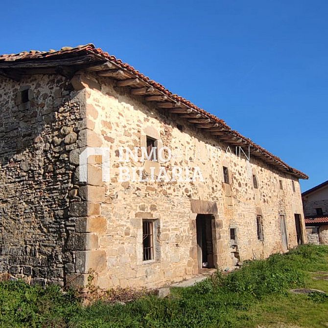 FINCA URBANA CON TERRENO EN NARBAIZA - 17