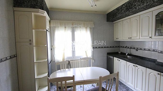 SE VENDE CASA ADOSADA EN OLAZTI/OLAZAGUTIA