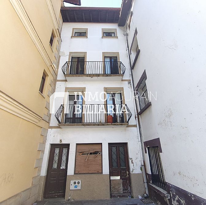 CASA UNIFAMILIAR ADOSADA EN OLAZTI/OLAZAGUTIA - 11