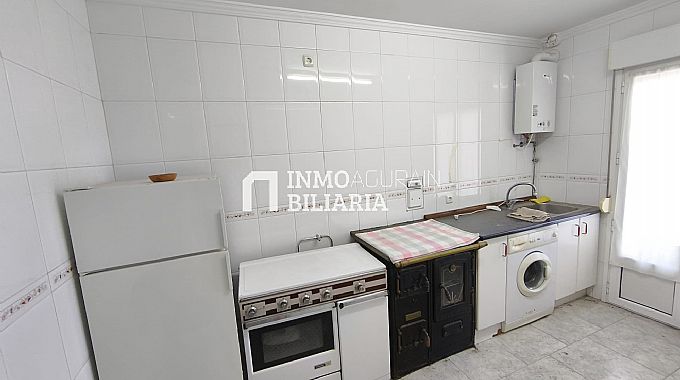 CASA UNIFAMILIAR ADOSADA EN OLAZTI/OLAZAGUTIA