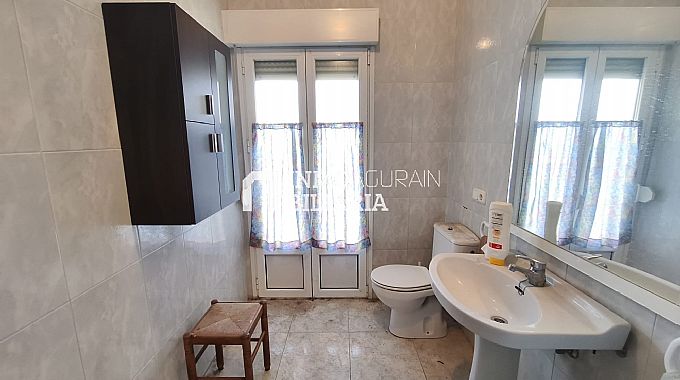CASA UNIFAMILIAR ADOSADA EN OLAZTI/OLAZAGUTIA