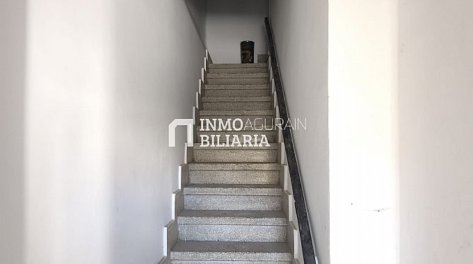 CASA UNIFAMILIAR ADOSADA EN OLAZTI/OLAZAGUTIA