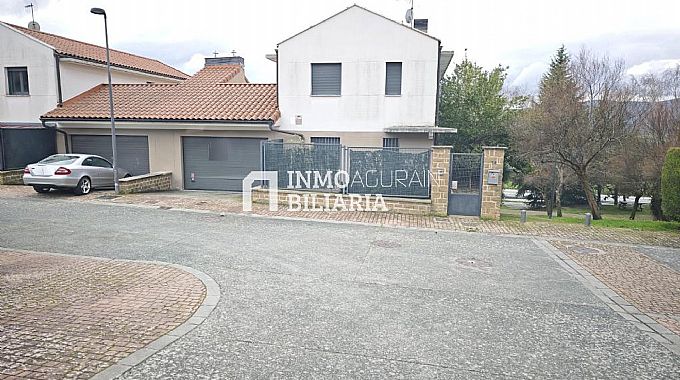 CASA UNIFAMILIAR EN SARASA