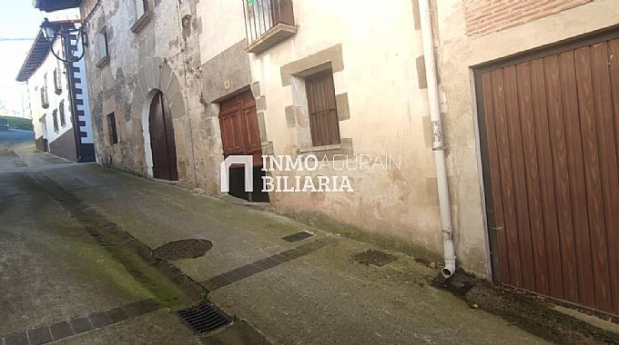 CASA A REFORMAR, REHABILITAR O DERRIBAR EN DORRAO/TORRANO