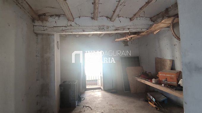 CASA A REFORMAR, REHABILITAR O DERRIBAR EN DORRAO/TORRANO