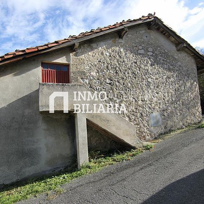 INMOBILIARIA AGURAIN VENDE EDIFICIO MENOR EN URABAIN  - 6