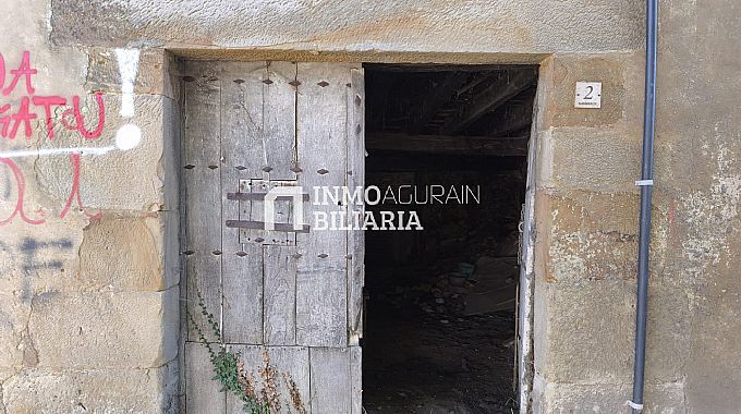 CASA A REFORMAR EN URDIAIN