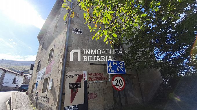 CASA A REFORMAR EN URDIAIN