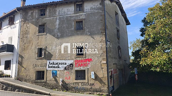 CASA A REFORMAR EN URDIAIN