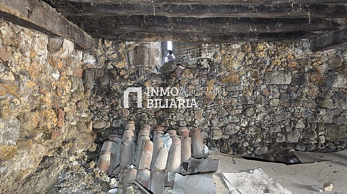 CASA A REFORMAR EN URDIAIN