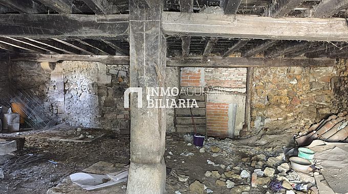 CASA A REFORMAR EN URDIAIN