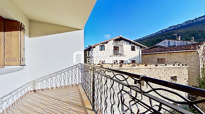 VIVIENDA DUPLEX Y GARAJE