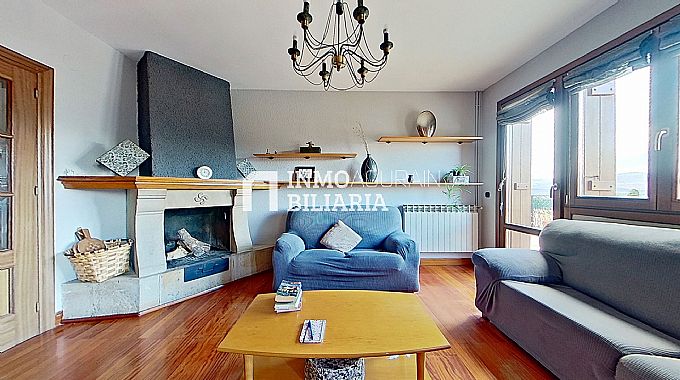 VIVIENDA DUPLEX Y GARAJE